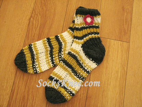 Charcoal Grey Masterd Yellow White Knit Socks with Non Slid Sole - Click Image to Close
